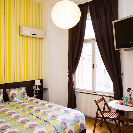 Sunflower Aparthotel Будапеща Екстериор снимка